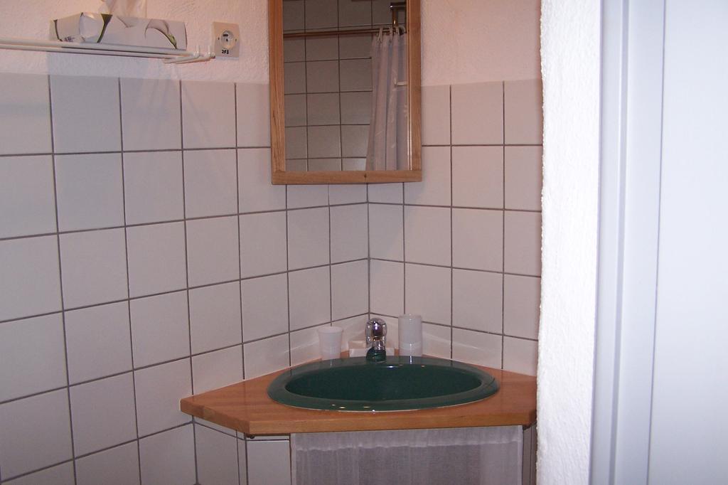 Salomony Chambre D'Hotes Marcols-les-Eaux Rom bilde